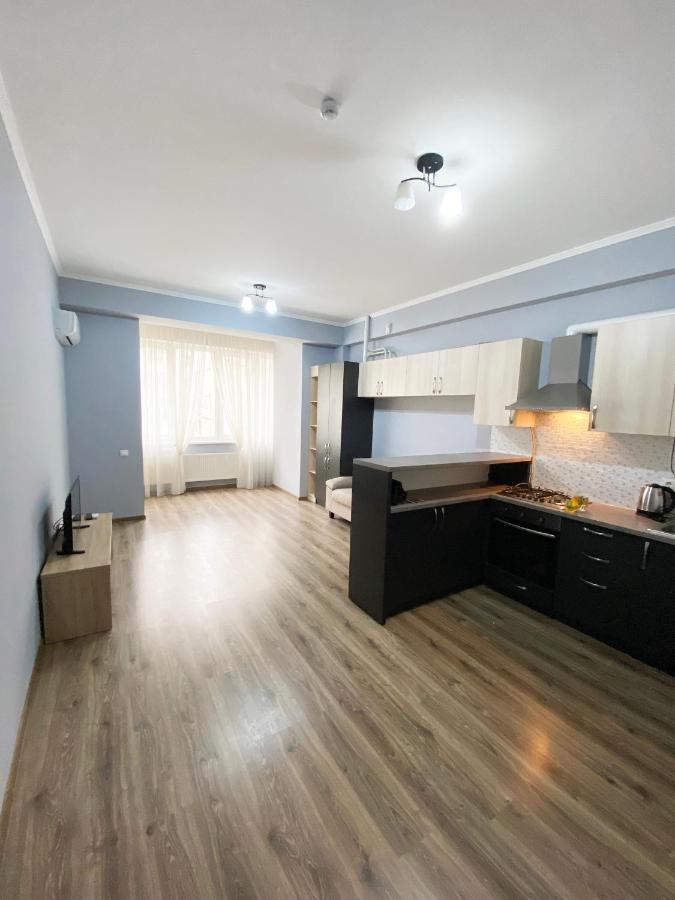 Sky House Central Apartment Chisináu Exterior foto